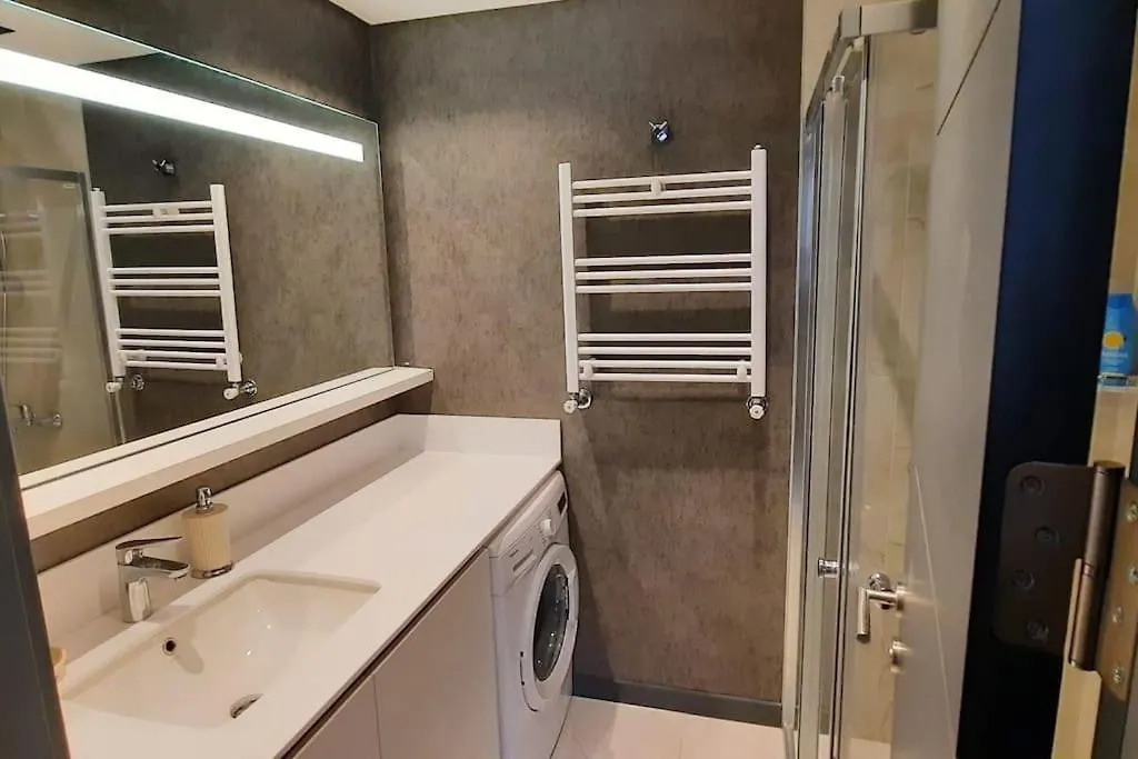 New Modern Central 2Br 2Ba İstanbul Daire